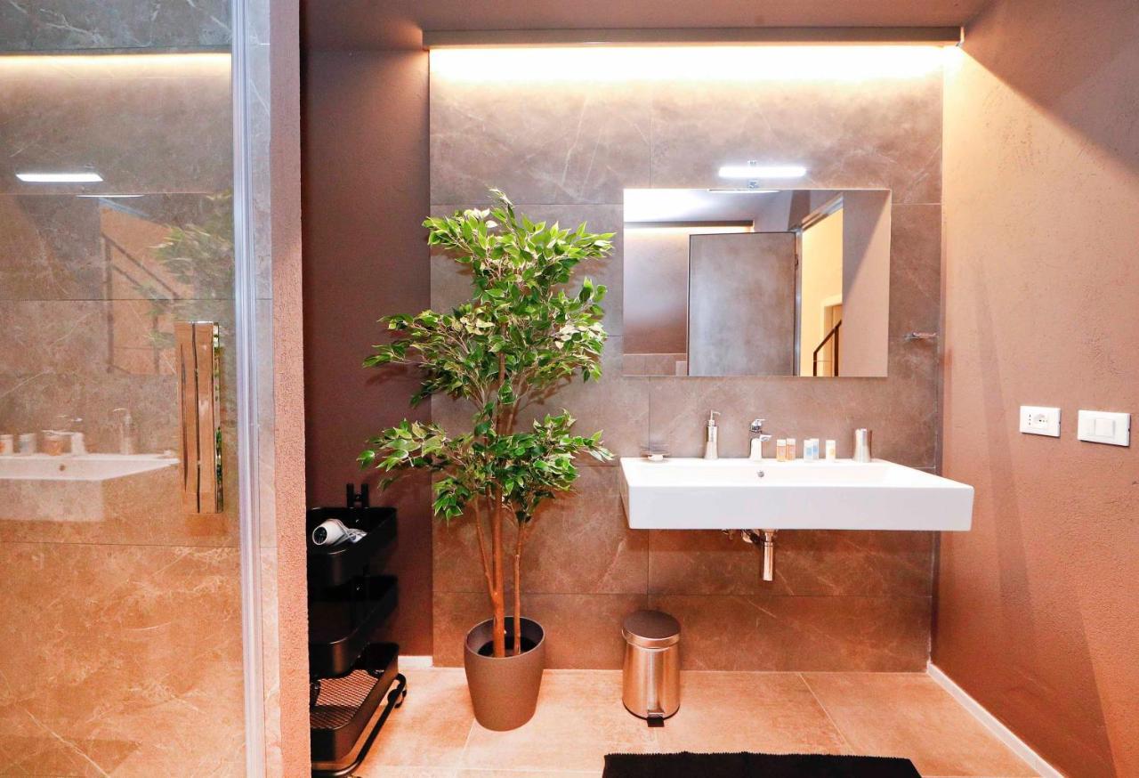 Post Industrial Loft Trastevere - Top Collection Рим Екстериор снимка