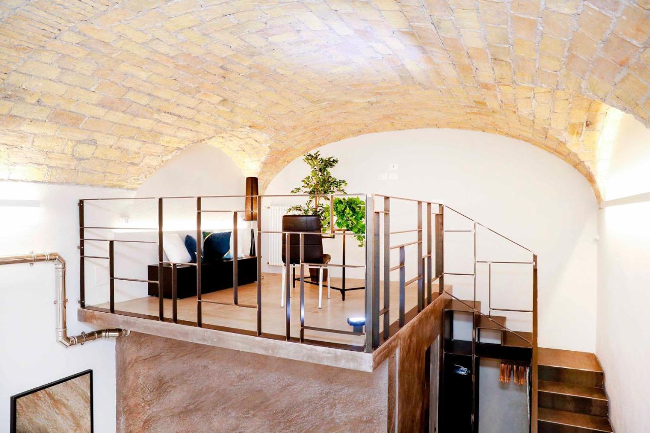 Post Industrial Loft Trastevere - Top Collection Рим Екстериор снимка