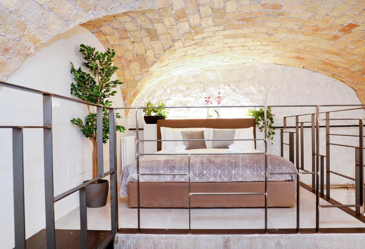 Post Industrial Loft Trastevere - Top Collection Рим Екстериор снимка